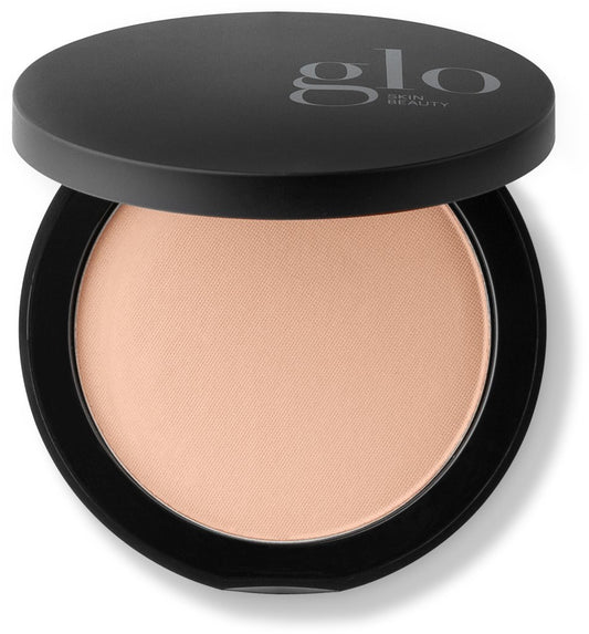 Glo Skin Beauty Pressed Base in de tint Beige