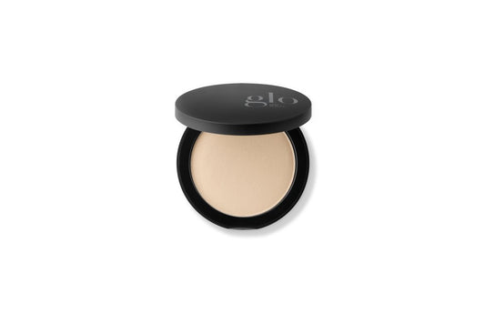 Glo Skin Beauty Pressed Base in de tint Golden Light