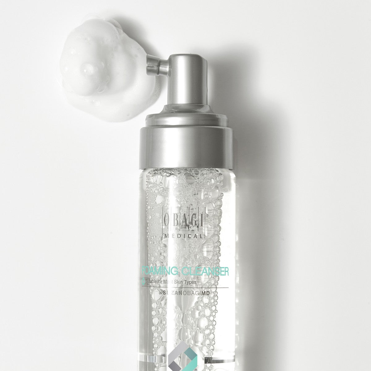 Obagi Suzan Obagi MD Foaming Cleanser 200 ml, detail van de flacon